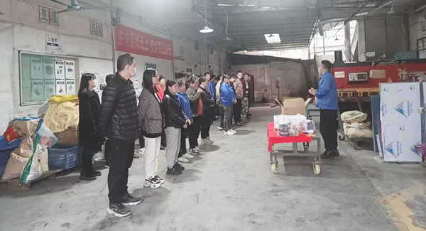 用心去孝敬，用愛去感恩--孝心無疆，愛滿廣有|廣有五金&東莞合頁