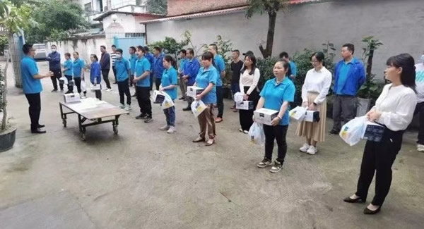致敬勞動(dòng)者，感悟勞動(dòng)的意義|廣有五金&東莞合頁